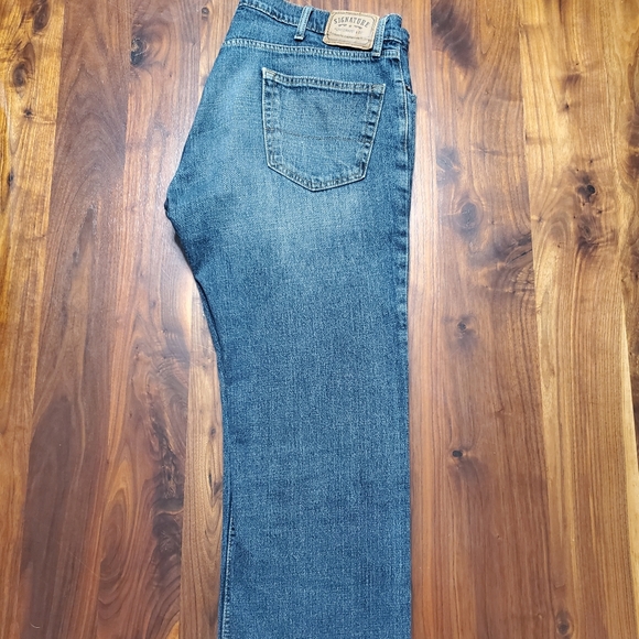 Signature by Levi Strauss & Co. Men's Athletic Fit Jeans Size 38x32 - Picture 2 of 7
